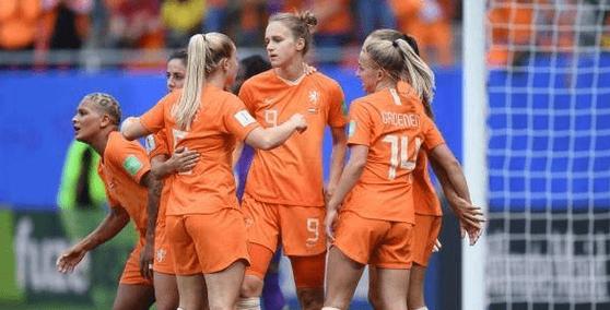 荷兰对比利时女足